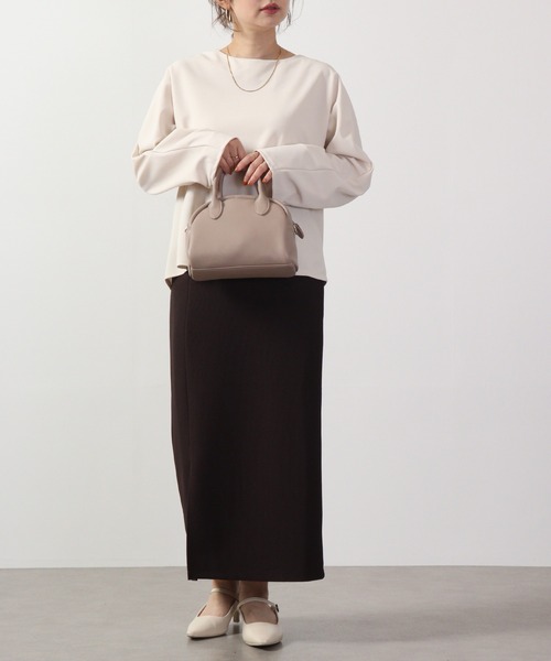 ＆soiree（アンドソワレ）の「&soiree シンプルトップス 長袖（Tシャツ/カットソー・レディース・ブラック/ベージュ・F）」の13枚目の写真