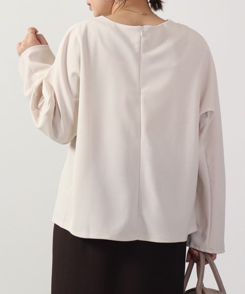 ＆soiree（アンドソワレ）の「&soiree シンプルトップス 長袖（Tシャツ/カットソー・レディース・ブラック/ベージュ・F）」の12枚目の写真