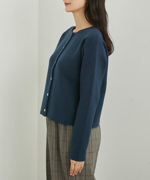 ROPE' PICNIC（ロペピクニック）の「RENU/ゴールドボタンカーディガン（カーディガン/ボレロ・レディース・オレンジ/キナリ/ネイビー/ブルー・38）」の19枚目の写真