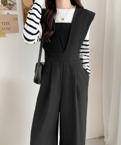 ABITOKYO（アビトーキョー）の「レイヤード風Vネックワイドサロペット（サロペット/オーバーオール・レディース・グレイッシュベージュ/チャコールグレー/ブラック/カーキ/ブルーグレー・M/L）」の9枚目の写真