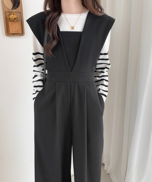 ABITOKYO（アビトーキョー）の「レイヤード風Vネックワイドサロペット（サロペット/オーバーオール・レディース・グレイッシュベージュ/チャコールグレー/ブラック/カーキ/ブルーグレー・M/L）」の14枚目の写真