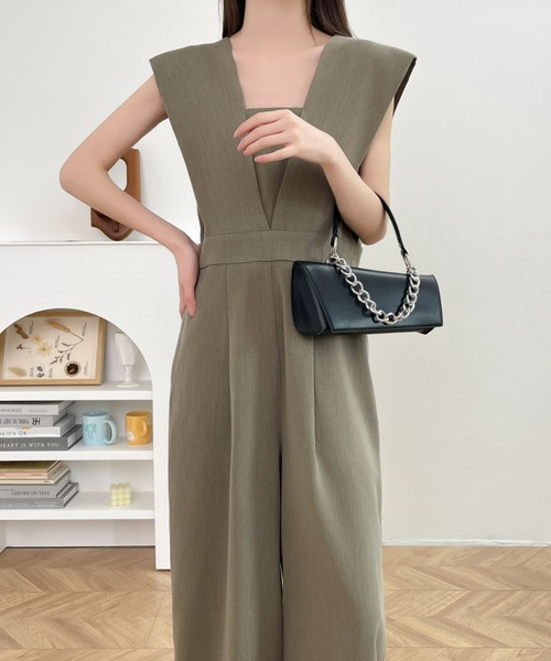 ABITOKYO（アビトーキョー）の「レイヤード風Vネックワイドサロペット（サロペット/オーバーオール・レディース・グレイッシュベージュ/チャコールグレー/ブラック/カーキ/ブルーグレー・M/L）」の19枚目の写真