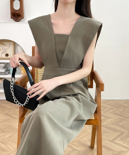 ABITOKYO（アビトーキョー）の「レイヤード風Vネックワイドサロペット（サロペット/オーバーオール・レディース・グレイッシュベージュ/チャコールグレー/ブラック/カーキ/ブルーグレー・M/L）」の20枚目の写真