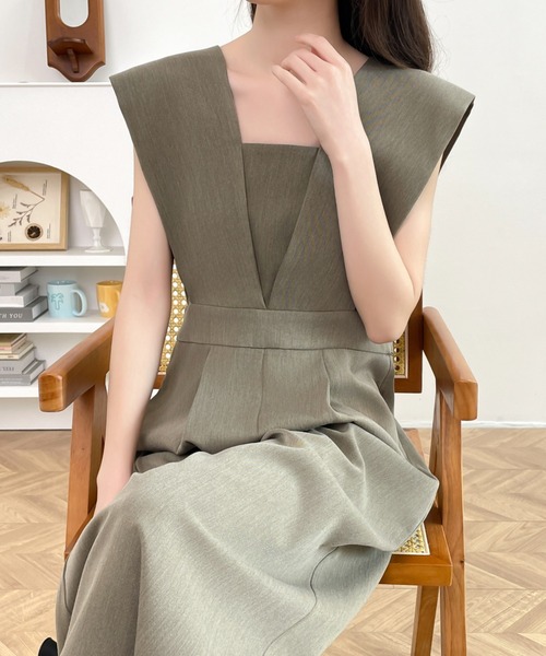 ABITOKYO（アビトーキョー）の「レイヤード風Vネックワイドサロペット（サロペット/オーバーオール・レディース・グレイッシュベージュ/チャコールグレー/ブラック/カーキ/ブルーグレー・M/L）」の21枚目の写真