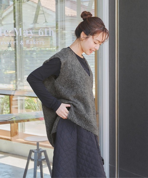 titivate(ティティベイト)の「深Vシャギーニットベスト(ベスト・レディース・モカ/グレー/チャコール・M)」の13枚目の写真