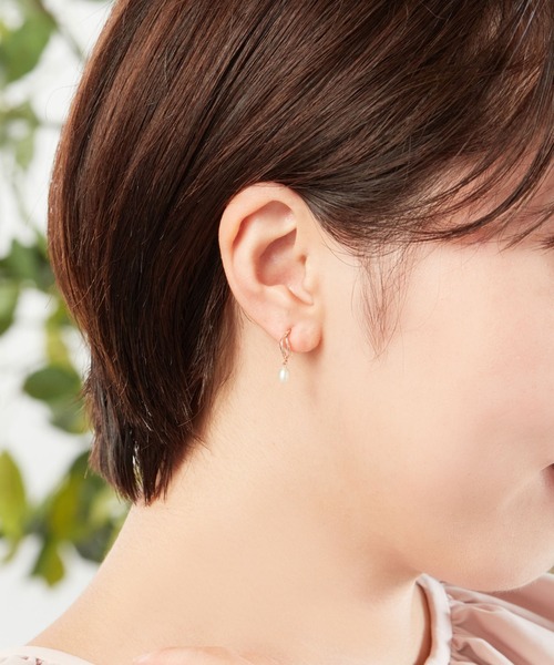 va vendome aoyama（ヴイエーヴァンドームアオヤマ）の「K10ピンクゴールド 淡水パール ピアス（ピアス（両耳用）・レディース・ピンクゴールド・ONE SIZE）」の7枚目の写真