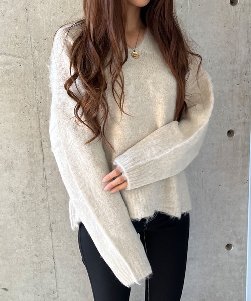 GLAMOROUS JANE(グラマラスジェーン)の「Ⅴネック長毛シャギープルオーバー(ニット/セーター・レディース・ベージュ/ブラック/ブルー/グリーン・FREE)」の12枚目の写真