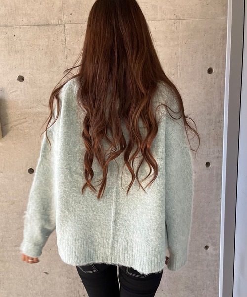 GLAMOROUS JANE(グラマラスジェーン)の「Ⅴネック長毛シャギープルオーバー(ニット/セーター・レディース・ベージュ/ブラック/ブルー/グリーン・FREE)」の18枚目の写真