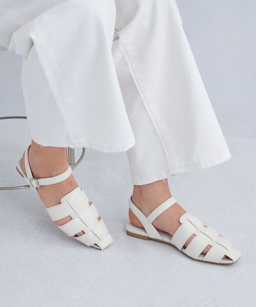 green label relaxing(グリーンレーベルリラクシング)の「スクエアグルカ フラット サンダル(サンダル・レディース・ホワイト/ブラック/ベージュ/オレンジ・S/M/L/XL/XS)」の6枚目の写真