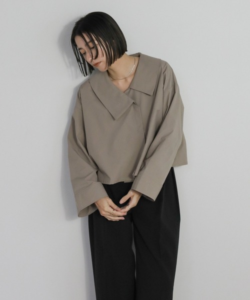 select MOCA(セレクトモカ)の「アシメカラーショートブラウス(シャツ/ブラウス・レディース・オフホワイト/グレイッシュベージュ・FREE)」の20枚目の写真