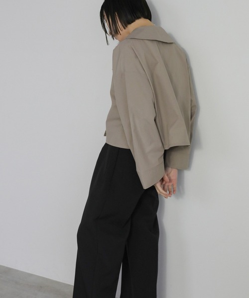 select MOCA(セレクトモカ)の「アシメカラーショートブラウス(シャツ/ブラウス・レディース・オフホワイト/グレイッシュベージュ・FREE)」の13枚目の写真