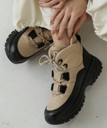 UGG（アグ）の「(UGG)ヨセパッファーレースブーツ（ブーツ）」 - WEAR