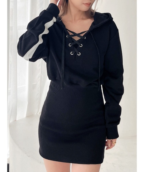 GYDA（ジェイダ）の「フロントレースアップドッキングスウェットワンピース（ワンピース・レディース・ブラック/その他1・FREE）」の2枚目の写真