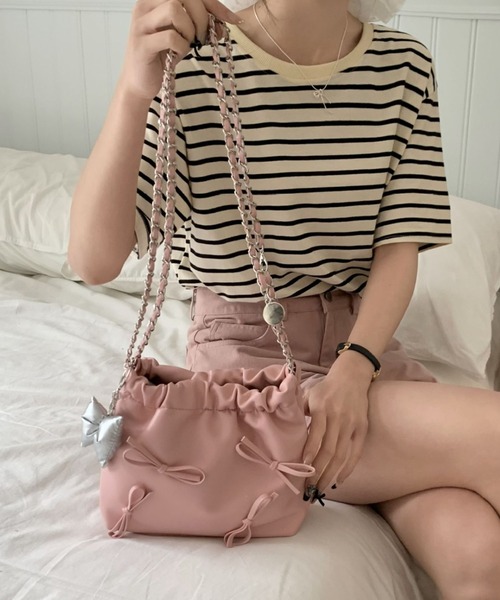 LAC-VERT（ラック・ヴェール）の「ミニリボンチェーンハンドバッグ（ハンドバッグ・レディース・シルバー/ホワイト/ピンク/ブラック・FREE）」の3枚目の写真