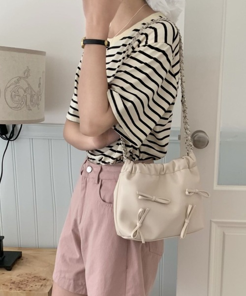 LAC-VERT（ラック・ヴェール）の「ミニリボンチェーンハンドバッグ（ハンドバッグ・レディース・シルバー/ホワイト/ピンク/ブラック・FREE）」の5枚目の写真