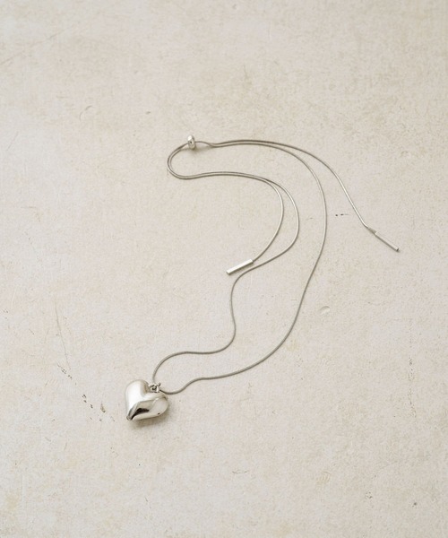 Omekashi(オメカシ)の「ハートモチーフスライドパーツネックレス(ネックレス・レディース・シルバー・FREE)」の2枚目の写真