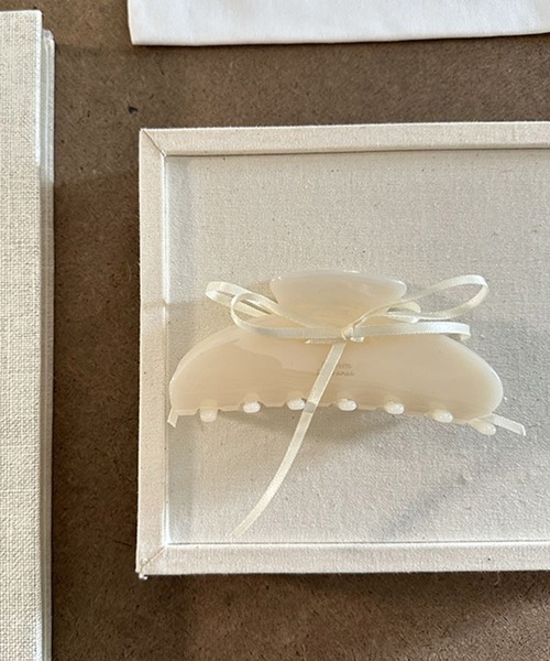 Jasmine Grandiflorum（ジャスミングランディフローラム）の「【Jasmine】リボンヘアクリップ（バレッタ/ヘアクリップ・レディース・オフホワイト/ブルー/ピンク・FREE）」の2枚目の写真