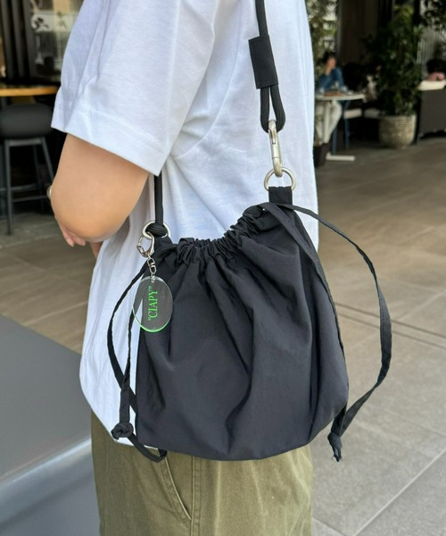 CIAOPANIC TYPY（チャオパニックティピー）の「【UNISEX】ナイロン2WAY巾着バッグ/キーホルダー付き（ショルダーバッグ・メンズ・ブラック/グレー/ピンク/ブルー/カーキ/レッド・ONE SIZE）」の18枚目の写真
