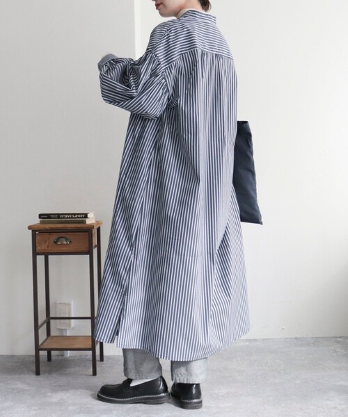 GEVACO（ゲバコ）の「【GEVACO/ゲバコ】タイプライターバンドカラーシャツワンピース（シャツワンピース・レディース・ベージュ系その他3/ブラック系その他/ブルー系その他3/ブルー系その他・36/38）」の18枚目の写真