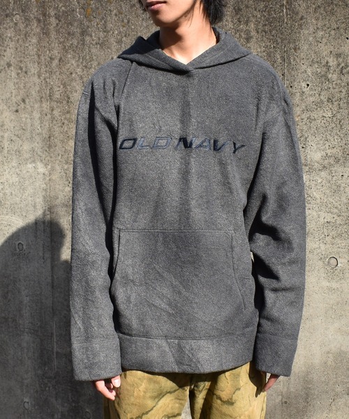OLD NAVY(オールドネイビー)の「【ヴィンテージ古着】OLD NAVY / オールドネイビー ロゴ刺繍 フリースパーカー(パーカー・メンズ・グレー・LARGE)」の2枚目の写真