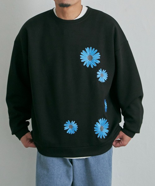ランダムフラワー刺繍クルーネック（スウェット）｜NO NEED