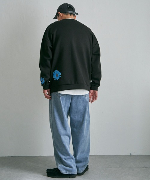 【セール】ランダムフラワー刺繍クルーネック(スウェット)|NO NEED(ノーニード) 【セール】ランダムフラワー刺繍クルーネック(スウェット)|NO NEED(ノーニード)