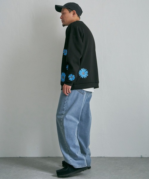 【セール】ランダムフラワー刺繍クルーネック(スウェット)|NO NEED(ノーニード) 【セール】ランダムフラワー刺繍クルーネック(スウェット)|NO NEED(ノーニード)