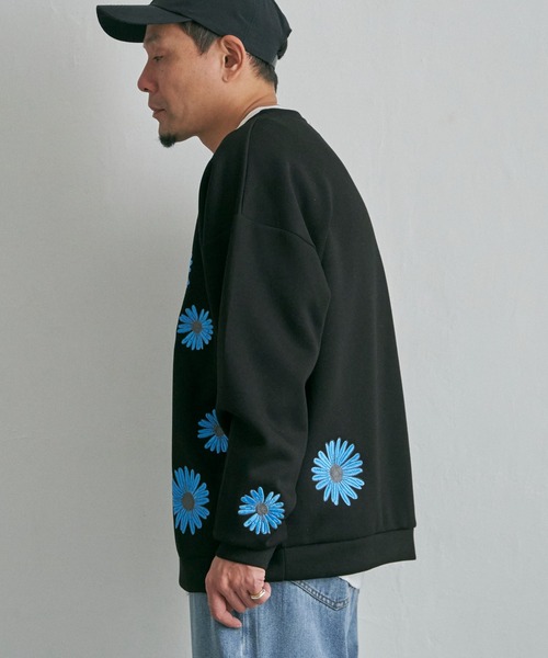 【セール】ランダムフラワー刺繍クルーネック(スウェット)|NO NEED(ノーニード) 【セール】ランダムフラワー刺繍クルーネック(スウェット)|NO NEED(ノーニード)