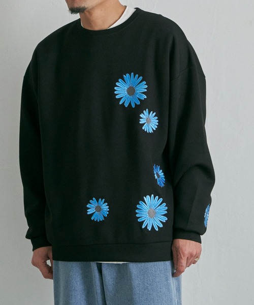 ランダムフラワー刺繍クルーネック（スウェット）｜NO NEED