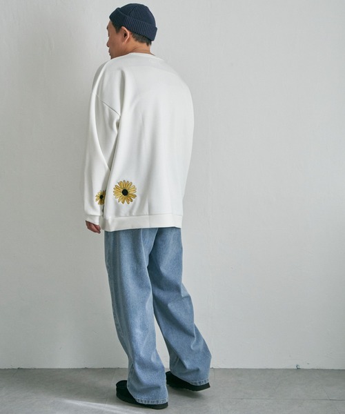 【セール】ランダムフラワー刺繍クルーネック(スウェット)|NO NEED(ノーニード) 【セール】ランダムフラワー刺繍クルーネック(スウェット)|NO NEED(ノーニード)