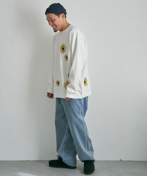 【セール】ランダムフラワー刺繍クルーネック(スウェット)|NO NEED(ノーニード) 【セール】ランダムフラワー刺繍クルーネック(スウェット)|NO NEED(ノーニード)