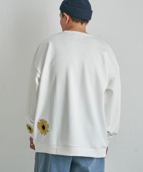 【セール】ランダムフラワー刺繍クルーネック(スウェット)|NO NEED(ノーニード) 【セール】ランダムフラワー刺繍クルーネック(スウェット)|NO NEED(ノーニード)