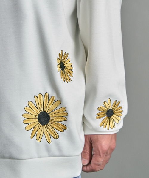 【セール】ランダムフラワー刺繍クルーネック(スウェット)|NO NEED(ノーニード) 【セール】ランダムフラワー刺繍クルーネック(スウェット)|NO NEED(ノーニード)