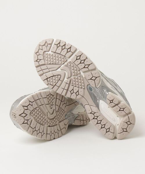 NEW BALANCE（ニューバランス）の「New Balance M1906REE（スニーカー・レディース・ホワイト・24cm/25cm/23.5cm）」の3枚目の写真