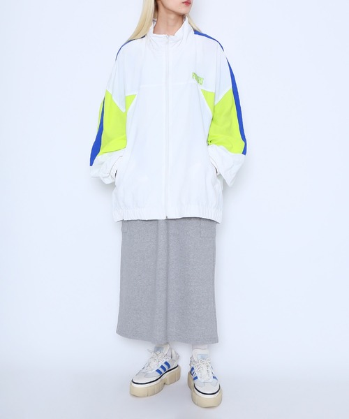 PUNYUS（プニュズ）の「切り替えナイロンジャケット（ナイロンジャケット・レディース・ネイビー/パープル/ホワイト/ブラック・2/3/4）」の5枚目の写真