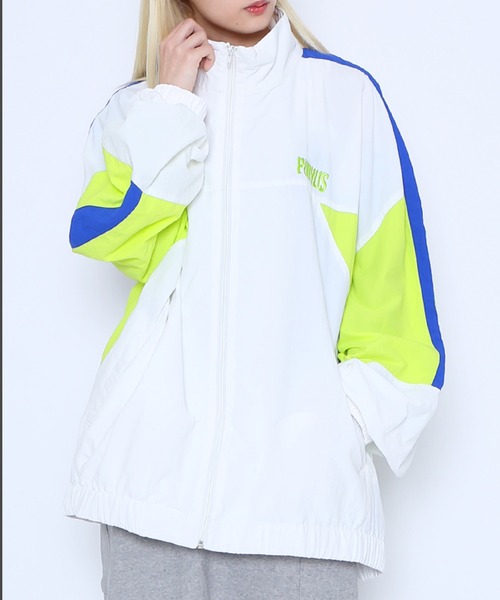 PUNYUS（プニュズ）の「切り替えナイロンジャケット（ナイロンジャケット・レディース・ネイビー/パープル/ホワイト/ブラック・2/3/4）」の6枚目の写真