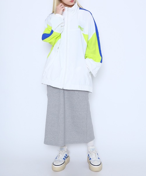 PUNYUS（プニュズ）の「切り替えナイロンジャケット（ナイロンジャケット・レディース・ネイビー/パープル/ホワイト/ブラック・2/3/4）」の7枚目の写真