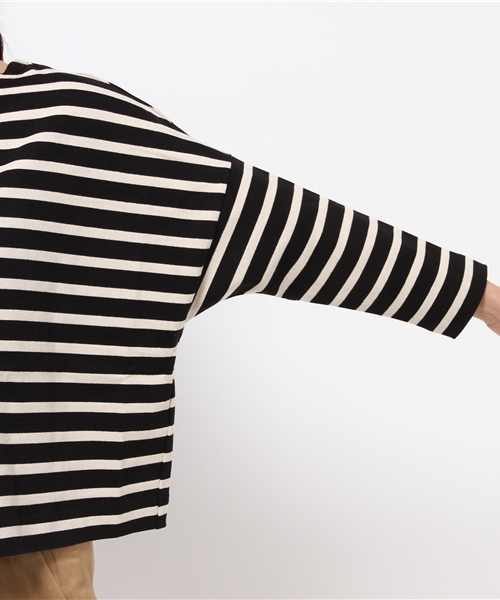 Traditional Weatherwear(トラディショナルウェザーウェア)の「ビッグマリン ボートネックシャツ(Tシャツ/カットソー・レディース・ホワイト×ブラック/ホワイト×ブルー/ホワイト×レッド/ブラック系その他/ブラック×ホワイト/ベージュ系その他/ホワイト×ネイビー/ブルー系その他・SMALL)」の9枚目の写真