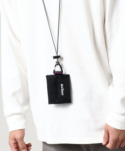 WILD THINGS（ワイルドシングス）の「【WILD THINGS/ワイルドシングス】DELFY fabric ワンポイントロゴ ネックミニウォレット（財布・メンズ・ブラック/パープル/レッド/ターコイズブルー/ベージュ/グレー・FREE）」の16枚目の写真