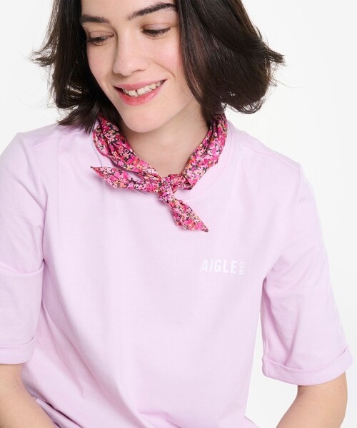 AIGLE(エーグル)の「オーガニックコットン リバティプリント スカーフ 母の日(バンダナ/スカーフ・レディース・レッド/イエロー・FREE)」の3枚目の写真