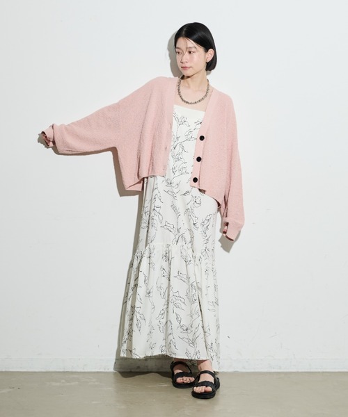 Shelly island(シェリーアイランド)の「花柄フレアキャミワンピース(ワンピース・レディース・ホワイト/ブラック・FREE)」の7枚目の写真