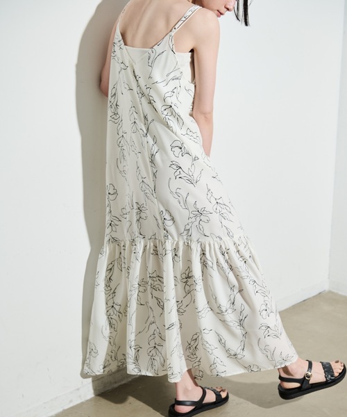 Shelly island(シェリーアイランド)の「花柄フレアキャミワンピース(ワンピース・レディース・ホワイト/ブラック・FREE)」の9枚目の写真