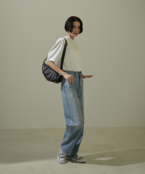 SALON adam et rope'（サロン アダム エ ロペ）の「[追加]【AULENTTI（オーレンティ）】ボディバッグ2（ボディバッグ/ウエストポーチ・レディース・ブラック/ベージュ系その他・FREE）」の4枚目の写真