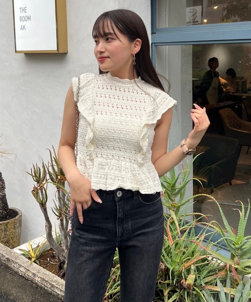 rienda(リエンダ)の「フリルクロシェニットトップス 夏服 サマーニット ノースリーブトップス(ニット/セーター・レディース・イエロー/ホワイト/ブラック・FREE)」の2枚目の写真