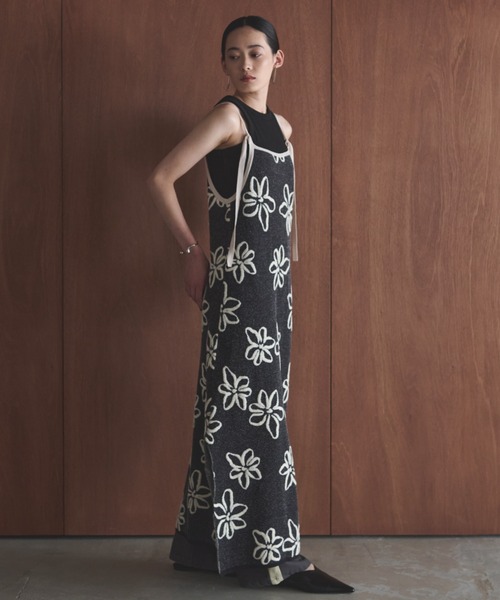 AIC.（エーアイシー）の「フラワーパターンニットロング