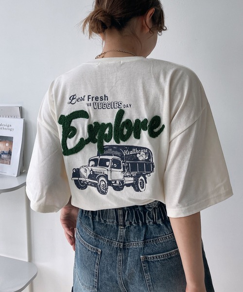 AS KNOW AS plus(アズノゥアズプラス)の「◎車バックプリント サガラ刺繍ロゴ ゆったりオーバーサイズ半袖Tシャツ(Tシャツ/カットソー・レディース・ピンク/キナリ/スミクロ/アイボリー系/ブラック系/ピンク系/ベージュ系1/ピンク系1/ブラック系1・FREE)」の6枚目の写真