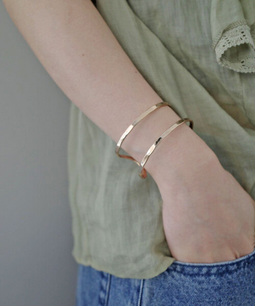 SLOBE IENA（スローブイエナ）の「SLOBE カフバングル（バングル/リストバンド・レディース・ゴールド・FREE）」の3枚目の写真