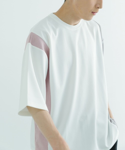 ITEMS URBANRESEARCH（アイテムズ アーバンリサーチ）の「フェイクスウェードドッキング半袖Tops（Tシャツ/カットソー・メンズ・ホワイト/ベージュ/チャコールグレー・LARGE/MEDIUM）」の5枚目の写真