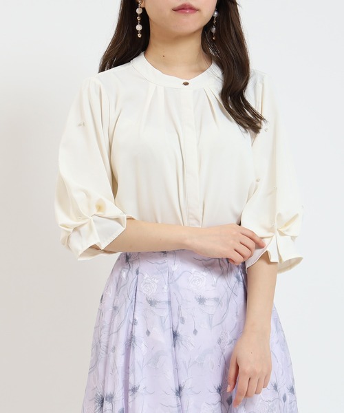 ASTORIA ODIER(アストリアオディール)の「ボリュームスリーブパール装飾ブラウス(シャツ/ブラウス・レディース・サックスブルー/ベージュ/ホワイト・MEDIUM)」の14枚目の写真