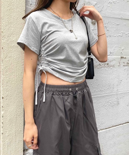 NANEA(ナネア)の「サイドシャーリングクロップドTシャツ(Tシャツ/カットソー・レディース・グレー/ピンク/ブラウン/ホワイト/ブラック・MEDIUM/LARGE/X-LARGE)」の19枚目の写真